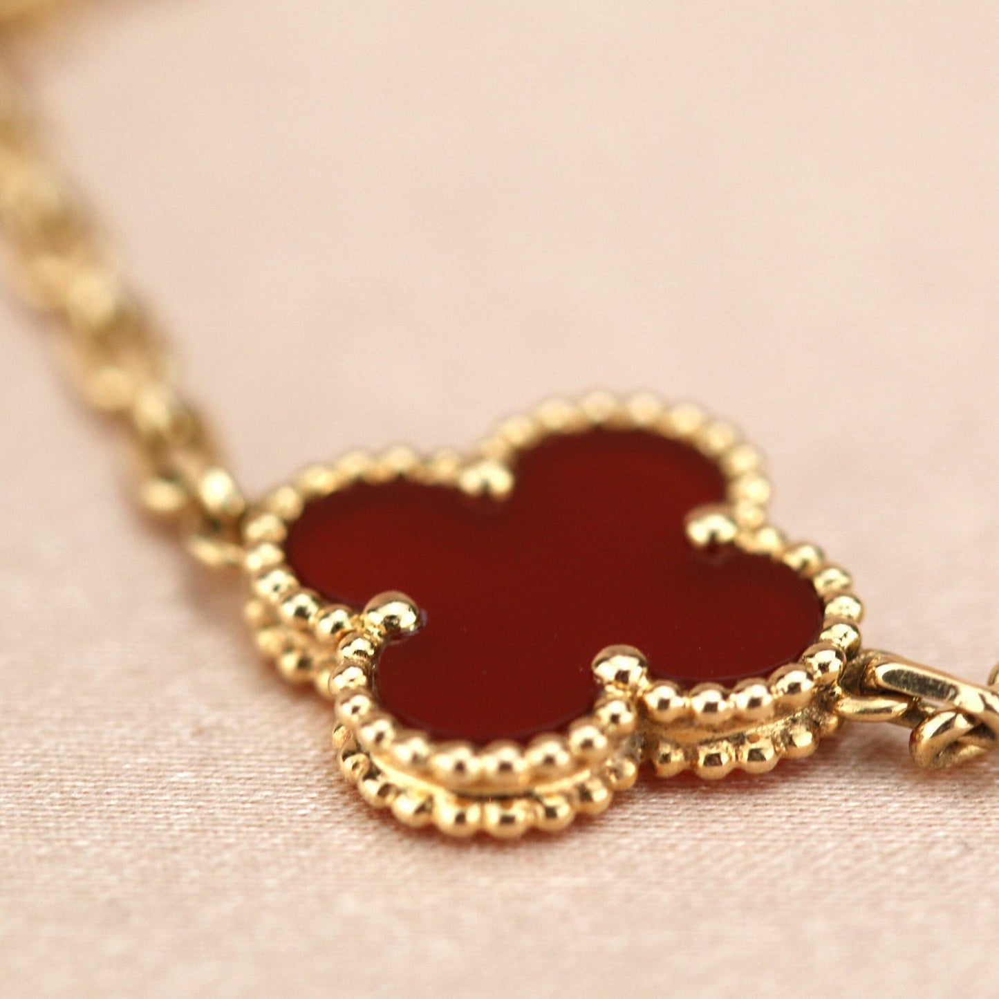 ˇShiny JewelryˇCLOVER 5 MOTIFS RED AGATE BRACELET