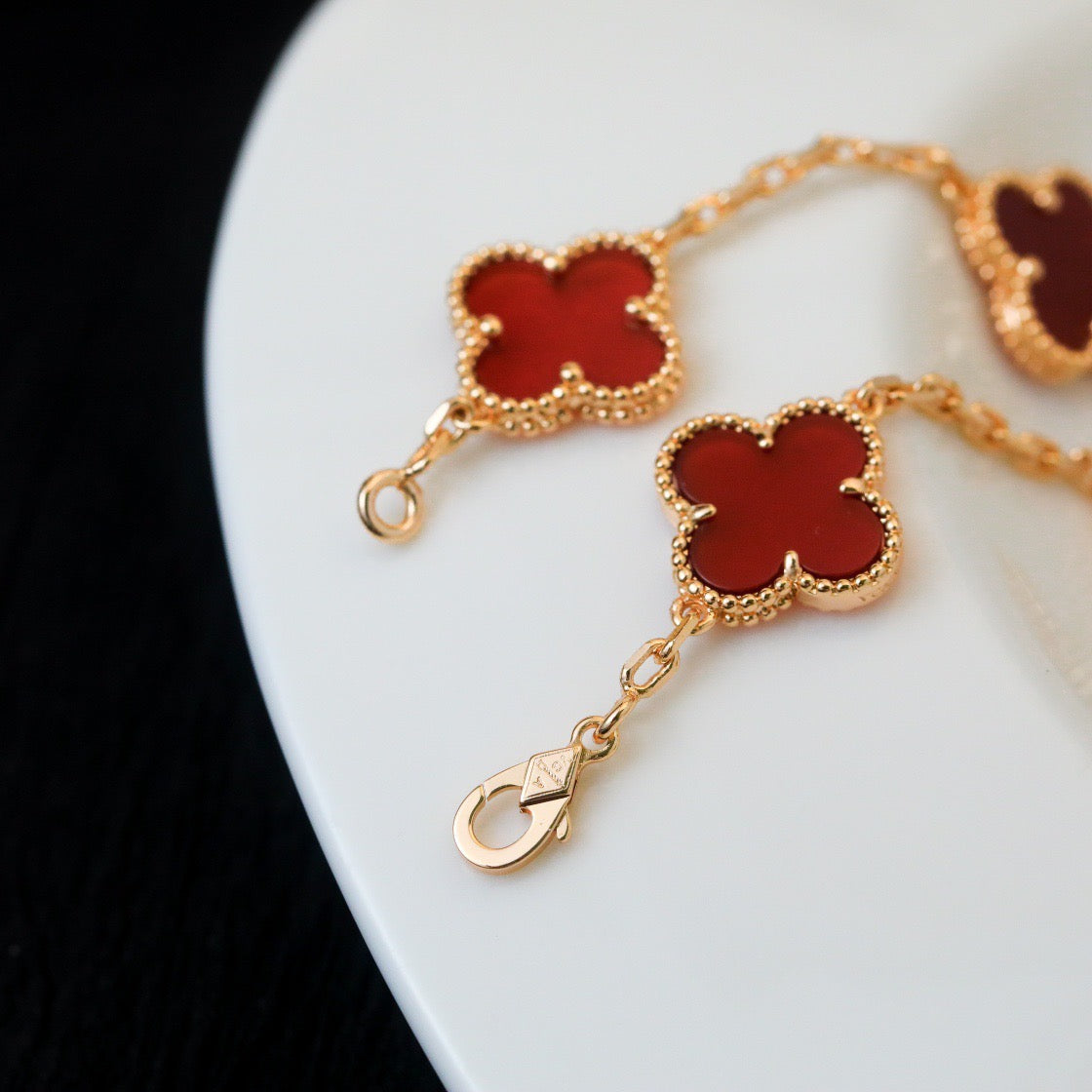 ˇShiny JewelryˇCLOVER 5 MOTIFS RED AGATE BRACELET