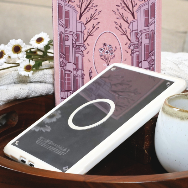 The Loveliest Kind of Sunday: Bookish Kindle Case