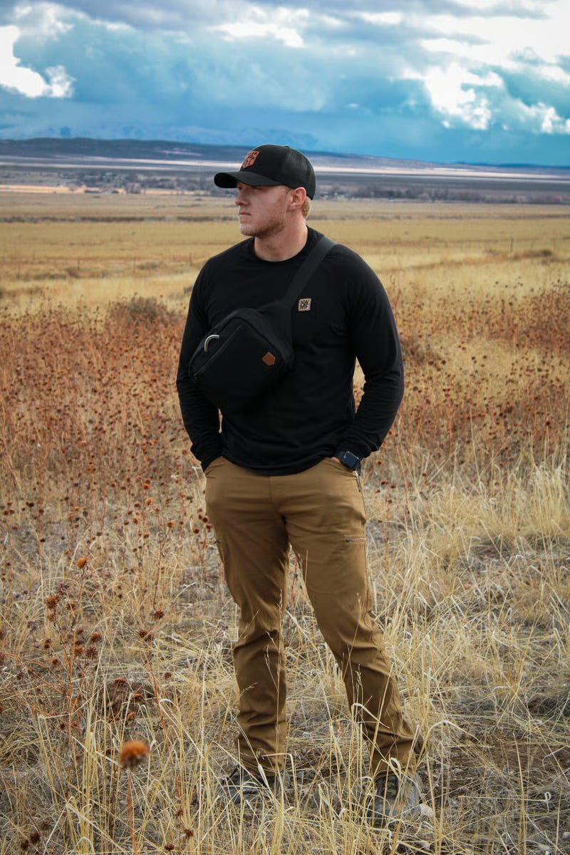 Gunslinger-Magnetic quick-release gun bag