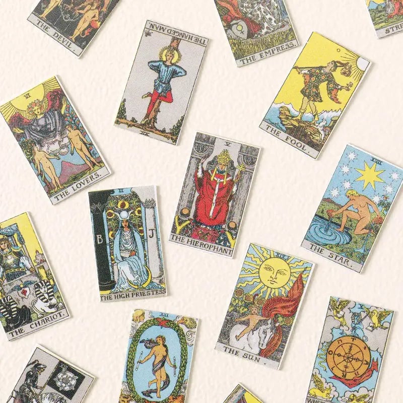 🔥LAST DAY 49% OFF - 📿Tiny Tarot Deck Necklace