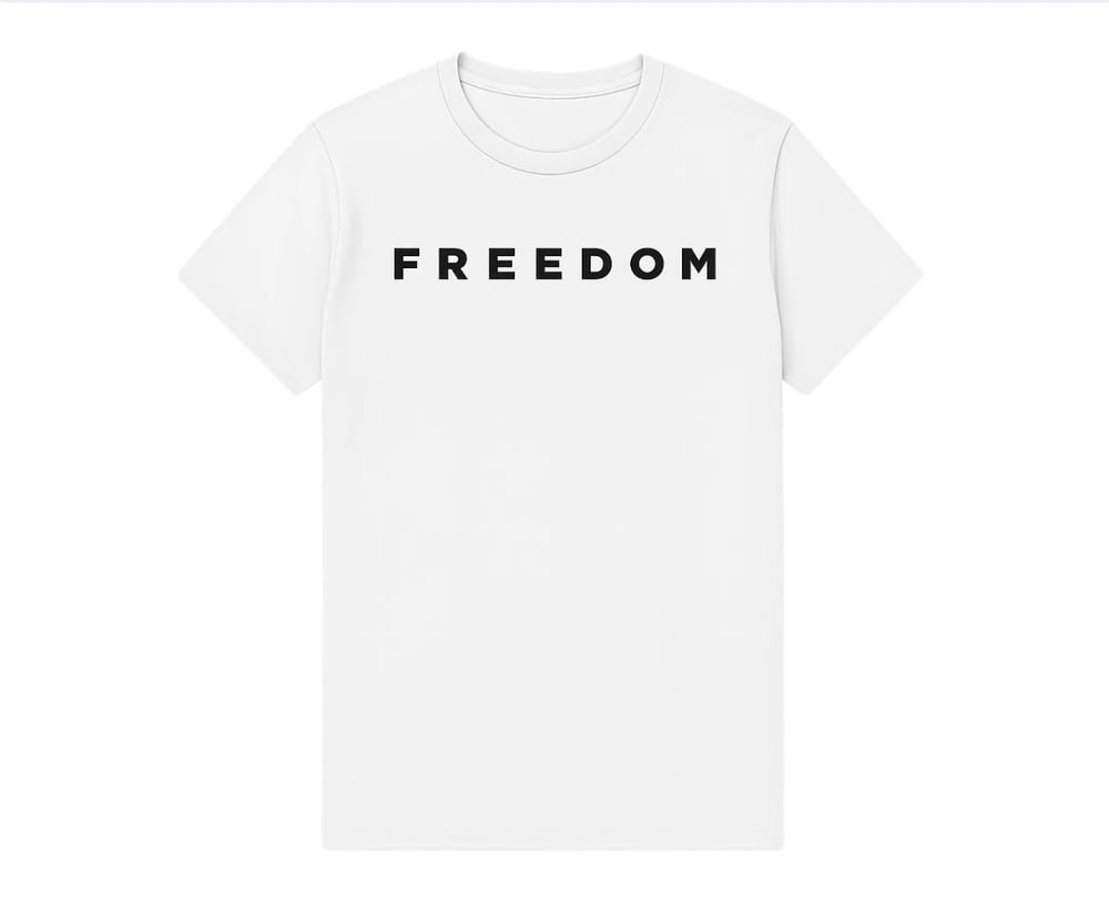🌟 Freedom Shirt – Timeless Unisex Tee Celebrating Faith, Hope & Everyday Strength