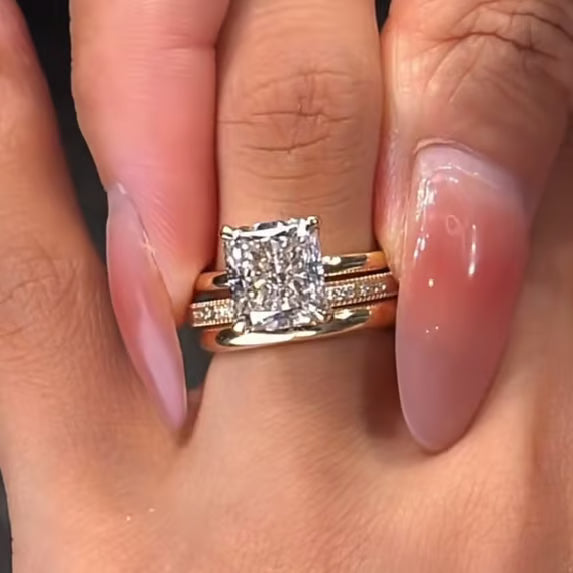 💍4-Piece Stackable Ring Set