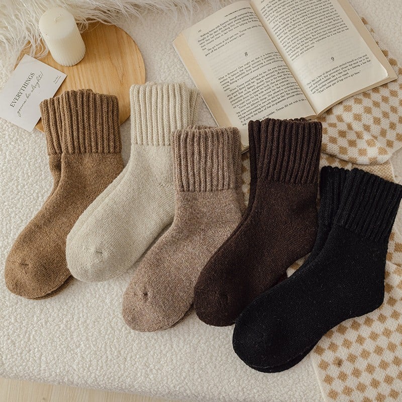 Women’s Solid Mid-Calf Socks