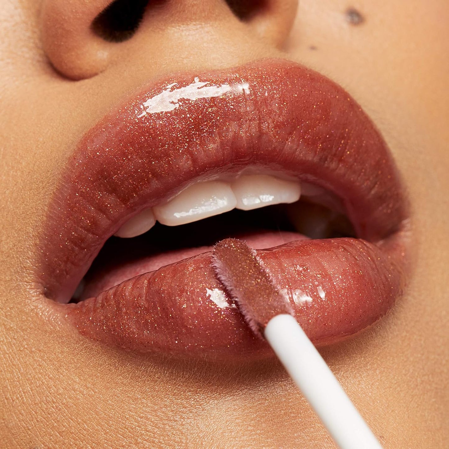 Lip Lacquer, Nourishing, Non-Sticky Ultra-Shine Lip Gloss With Sheer Color, Infused With Vitamins A & E, Vegan & Cruelty-Free, Clear