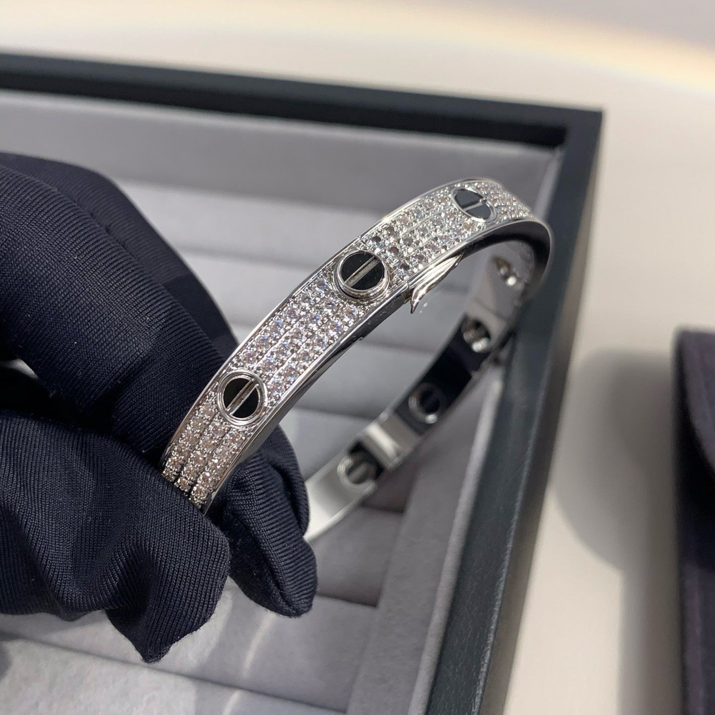 [Glitter Jewelry]LOVE BRACELET 6.1MM DIAMOND-PAVED CERAMIC