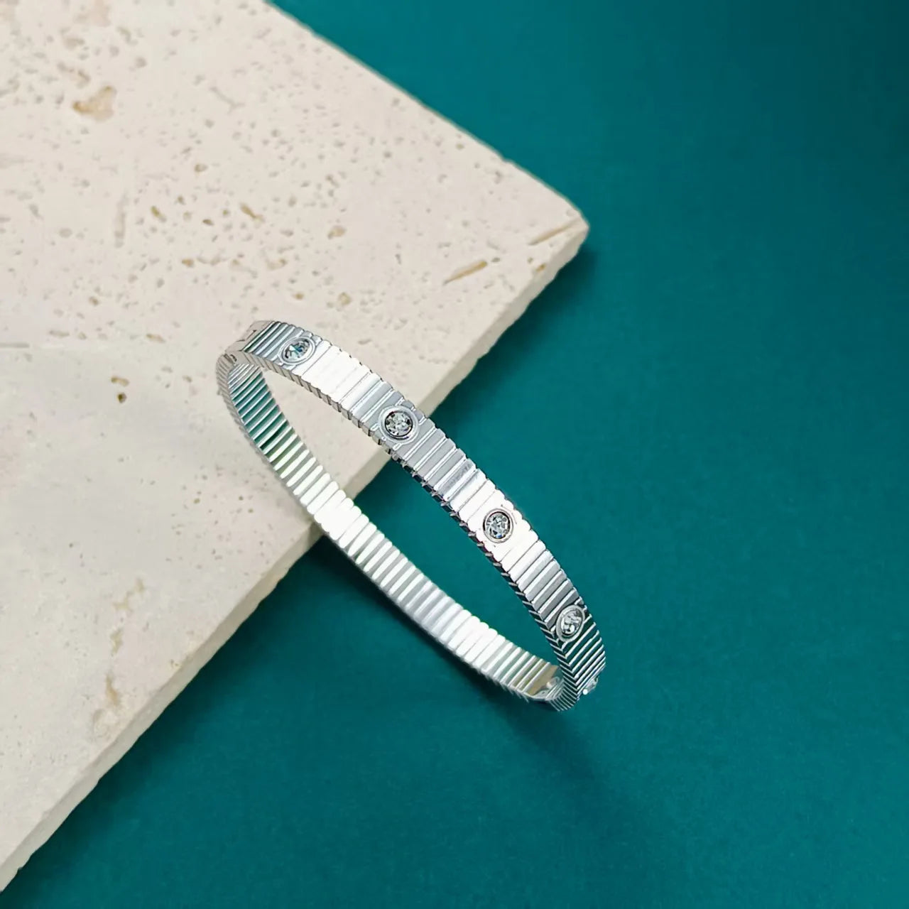 18K Gold Spiral Stripe Bracelet