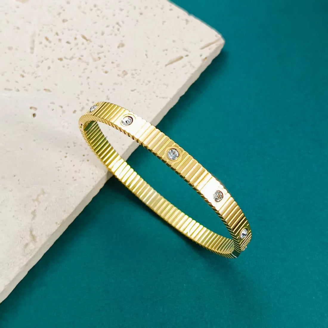 18K Gold Spiral Stripe Bracelet