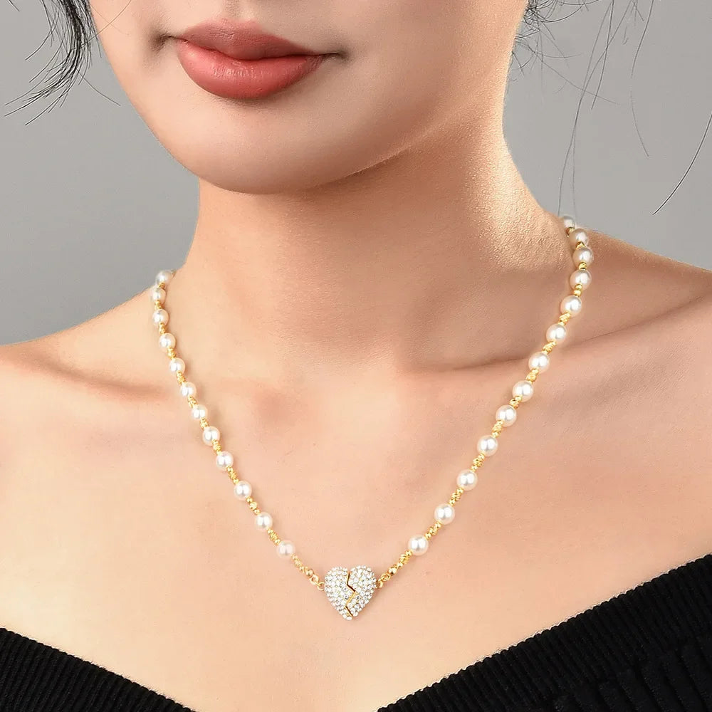 Diamond-encrusted magnetic core pendant light luxury niche design collarbone chain