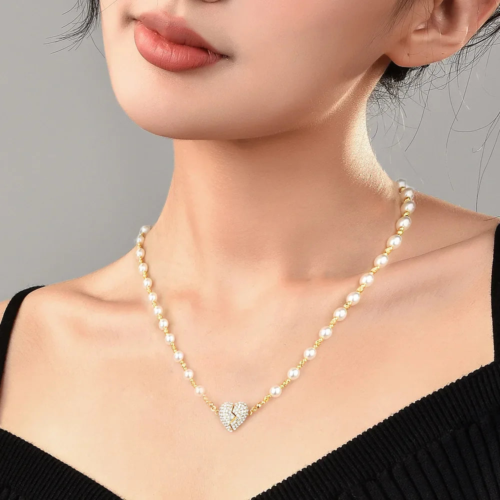 Diamond-encrusted magnetic core pendant light luxury niche design collarbone chain