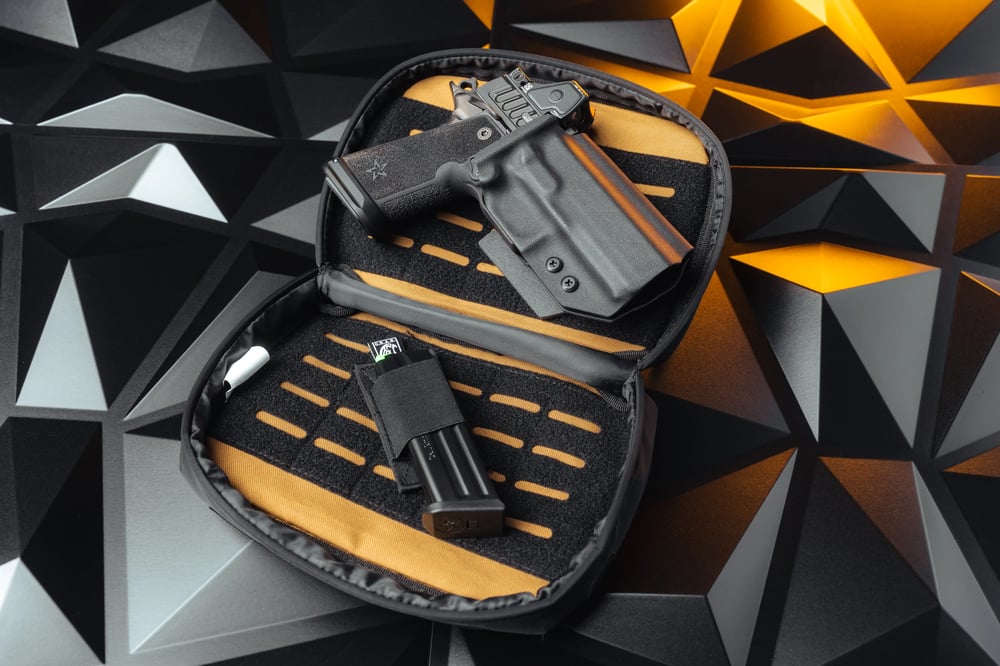 Magnetic quick-release gun bag
