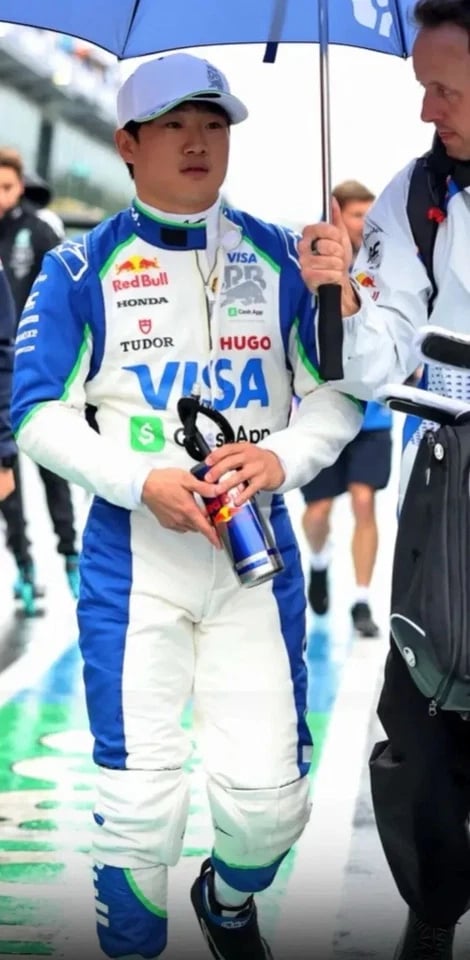 RED BULL RACING PILOT EDITION BOTTLE