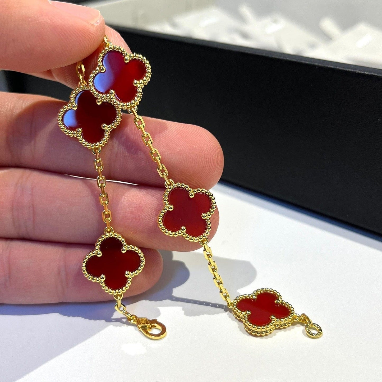 ˇShiny JewelryˇCLOVER 5 MOTIFS RED AGATE  BRACELET